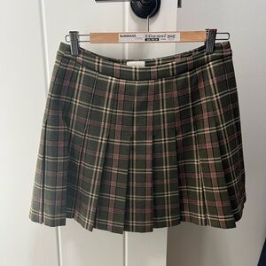 NWOT Wilfred Olive and Beige Plaid Skirt